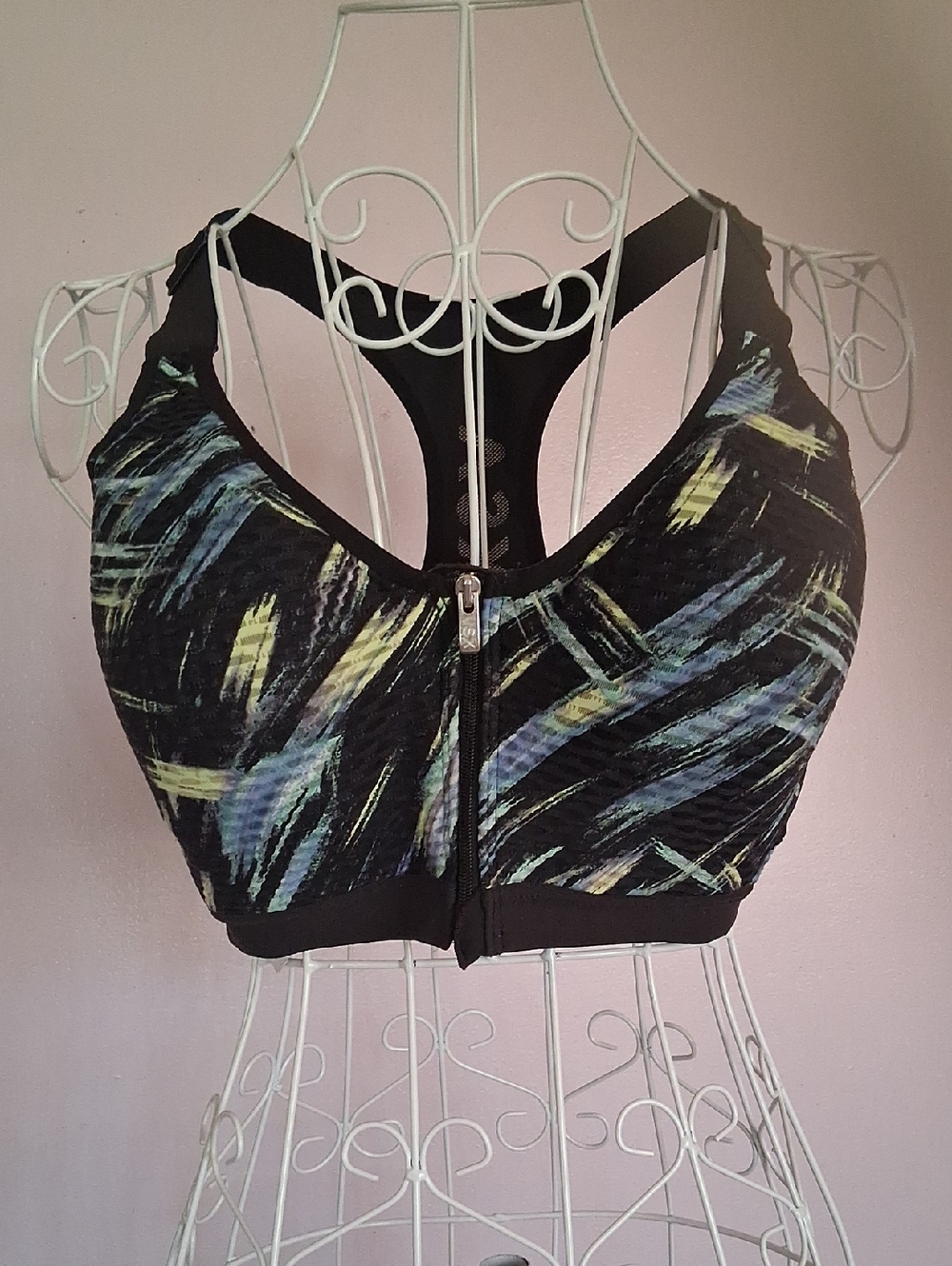 Victoria’s Secret Sport Front Zip Sports Bra – Green & Black